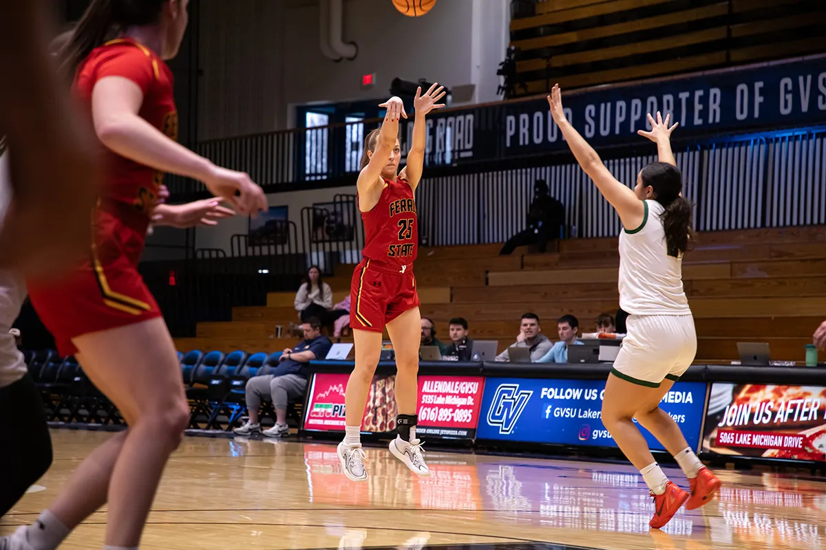 Ferris State basketball player taking a shot